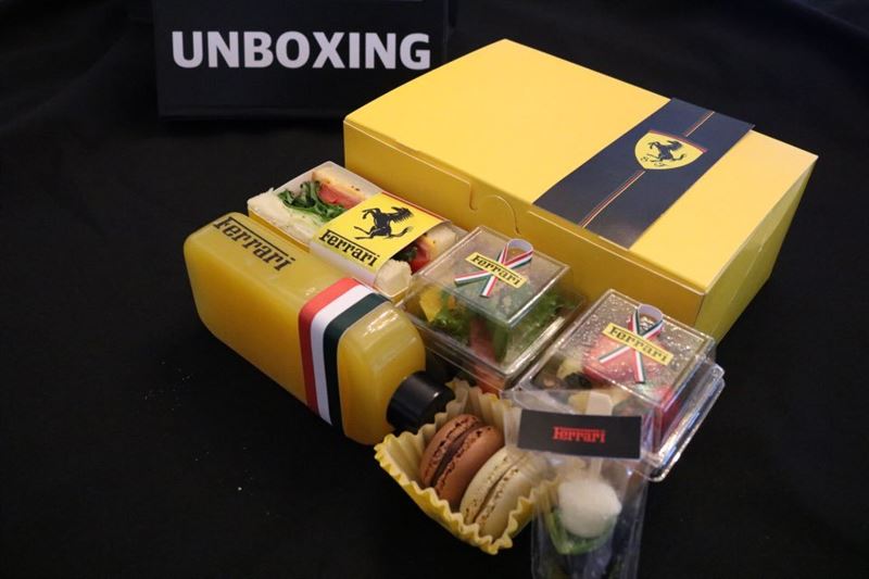 저스틴매거진 저스틴 케이터링 박스 언박싱(Box Unboxing) 공개, Ferrari X Justin Unboxing